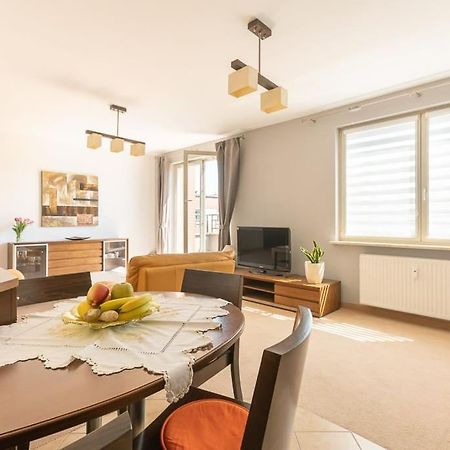 Apartment In The Heart Of Gdansk Bagian luar foto