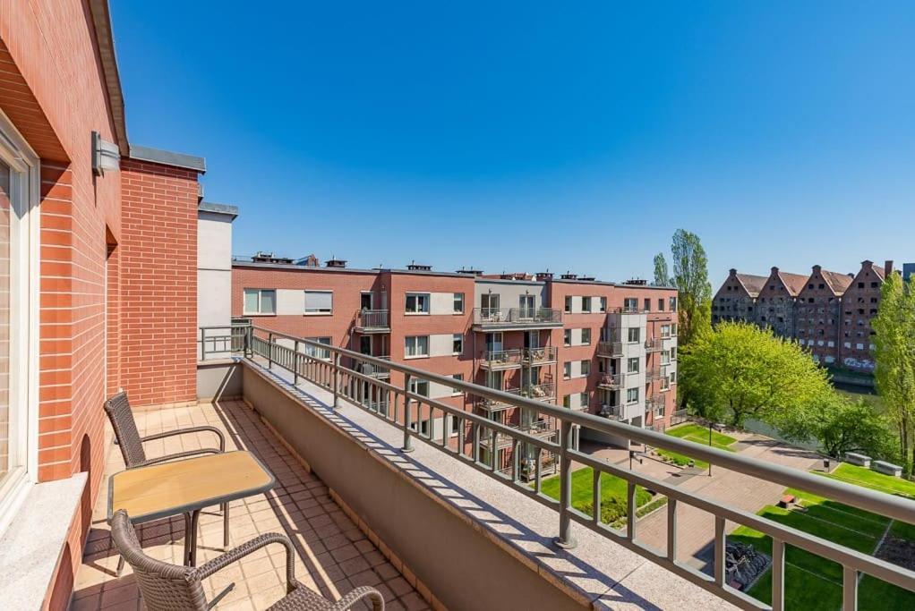 Apartment In The Heart Of Gdansk Bagian luar foto