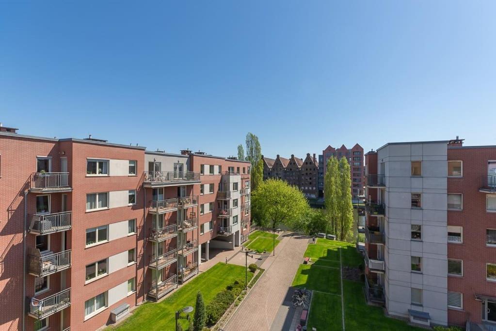 Apartment In The Heart Of Gdansk Bagian luar foto