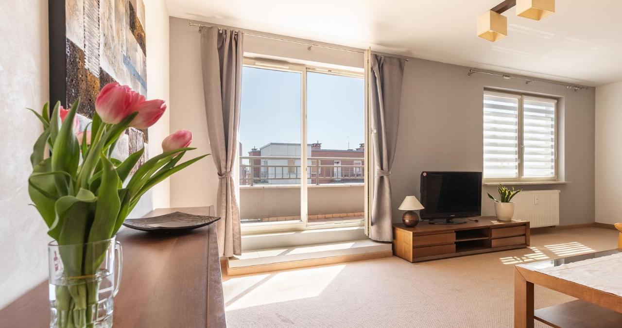 Apartment In The Heart Of Gdansk Bagian luar foto